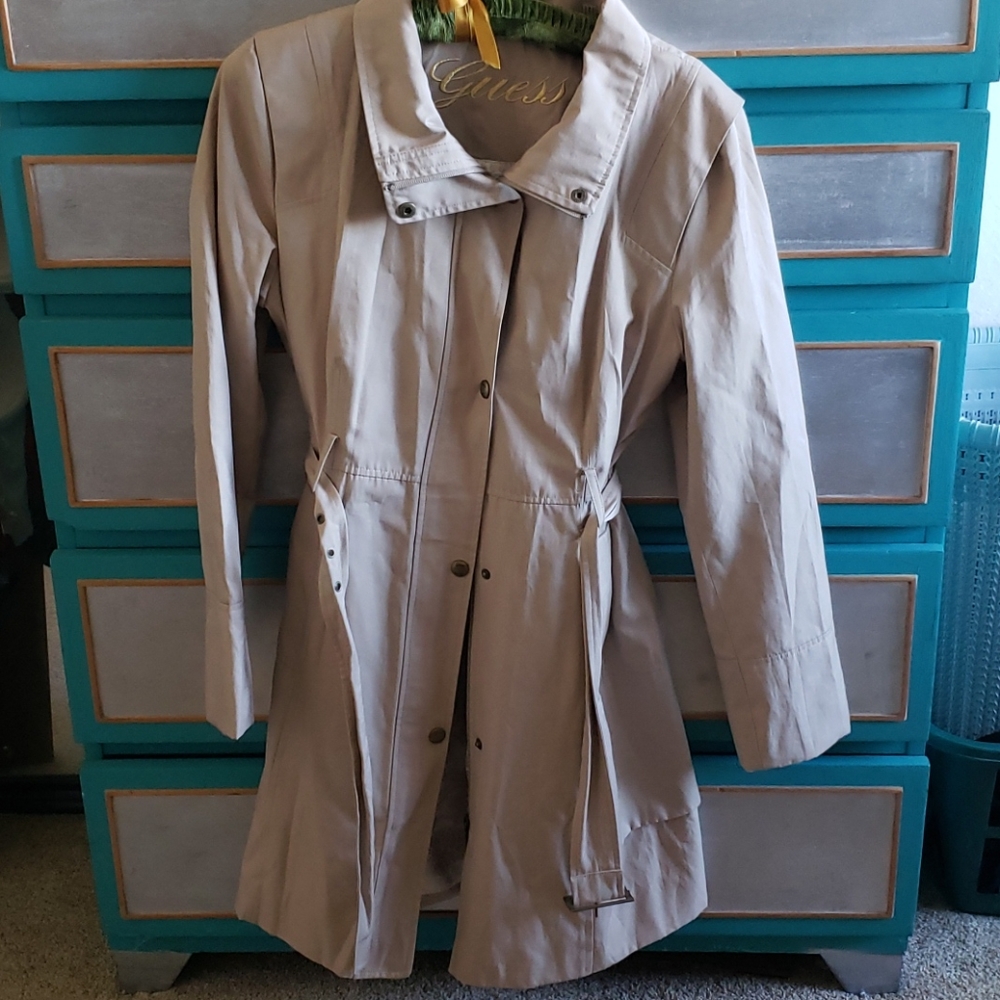 Lovely khaki colored Guess raincoat NWOT